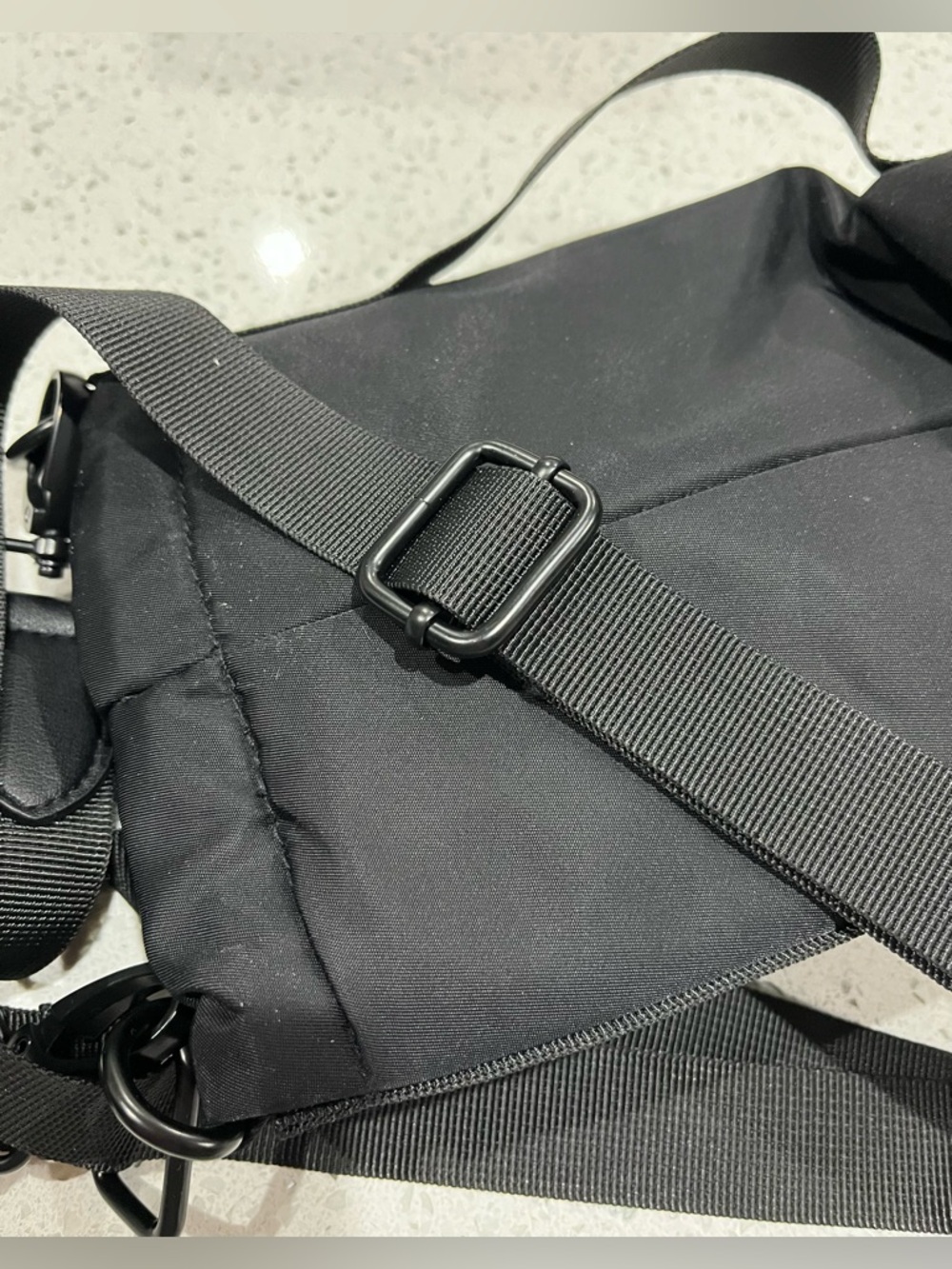 FitAid Insulated Adjustable Strap Water Bottle Carrier Bag - Picture 8 of 10